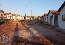 Construção das 50 casas, asfalto, meio fio e iluminação transformam bairro Olaria e valorizam o setor