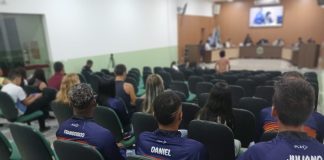 Em razão do Dia do Médico, Câmara homenageou profissionais do município; prefeito também o fez
